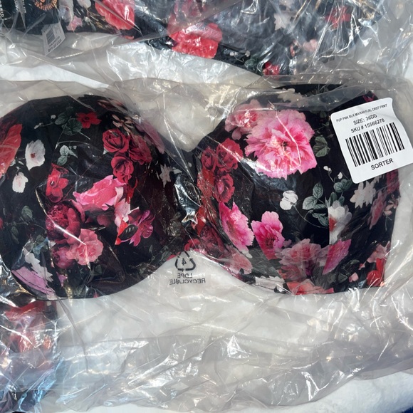 Absolutely Gorgeous Bra!Amazing hold!Push up bra Brand new & I have a few sizes - Picture 11 of 12